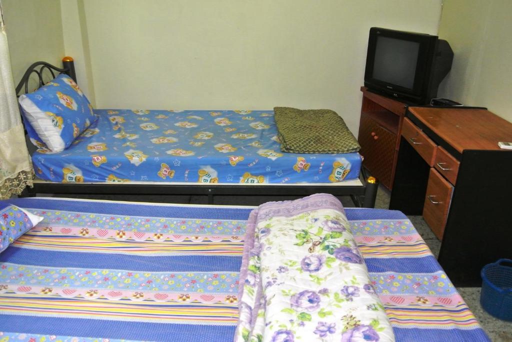 Q6 At 6 Hostel Bangkok Room photo