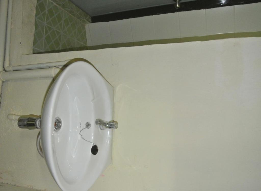 Q6 At 6 Hostel Bangkok Exterior photo