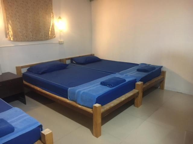 Q6 At 6 Hostel Bangkok Exterior photo